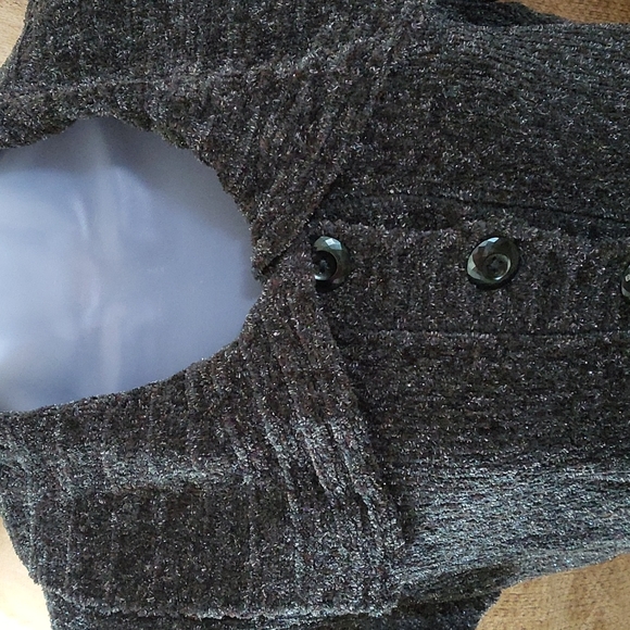 Christopher & Banks Green short sleeve sweater. Size: Large Petite - Picture 6 of 7